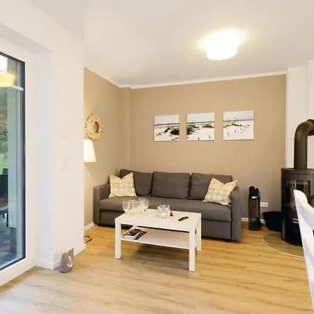 Holiday home Reetdachhaus 17 Auf Usedom *